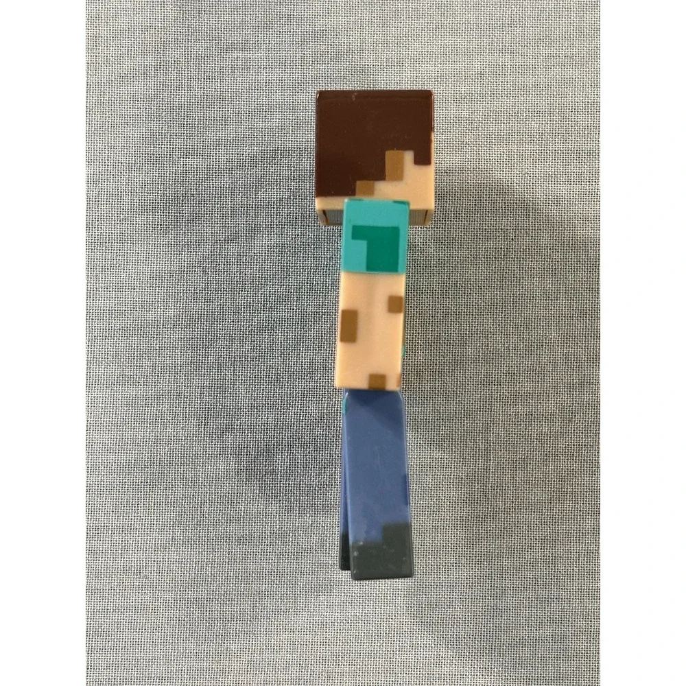 Minecraft Steve 2.75-inch articulated action figure With Wear‎ Movies Books